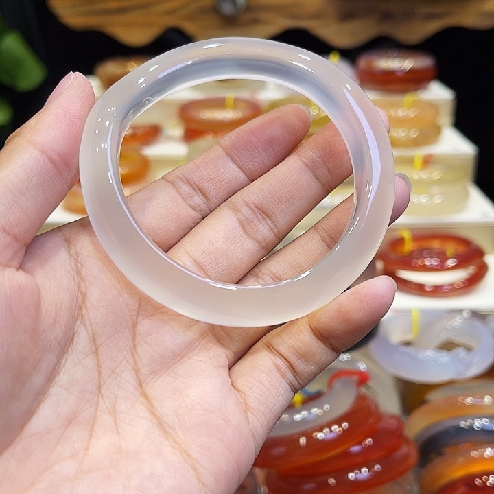 •***️玛瑙/玉髓手镯未镶嵌