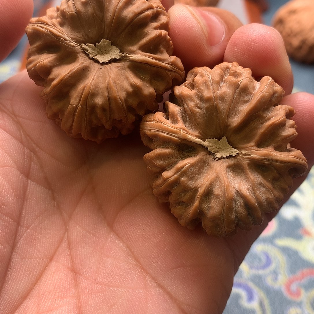 吊坠文玩核桃凹底