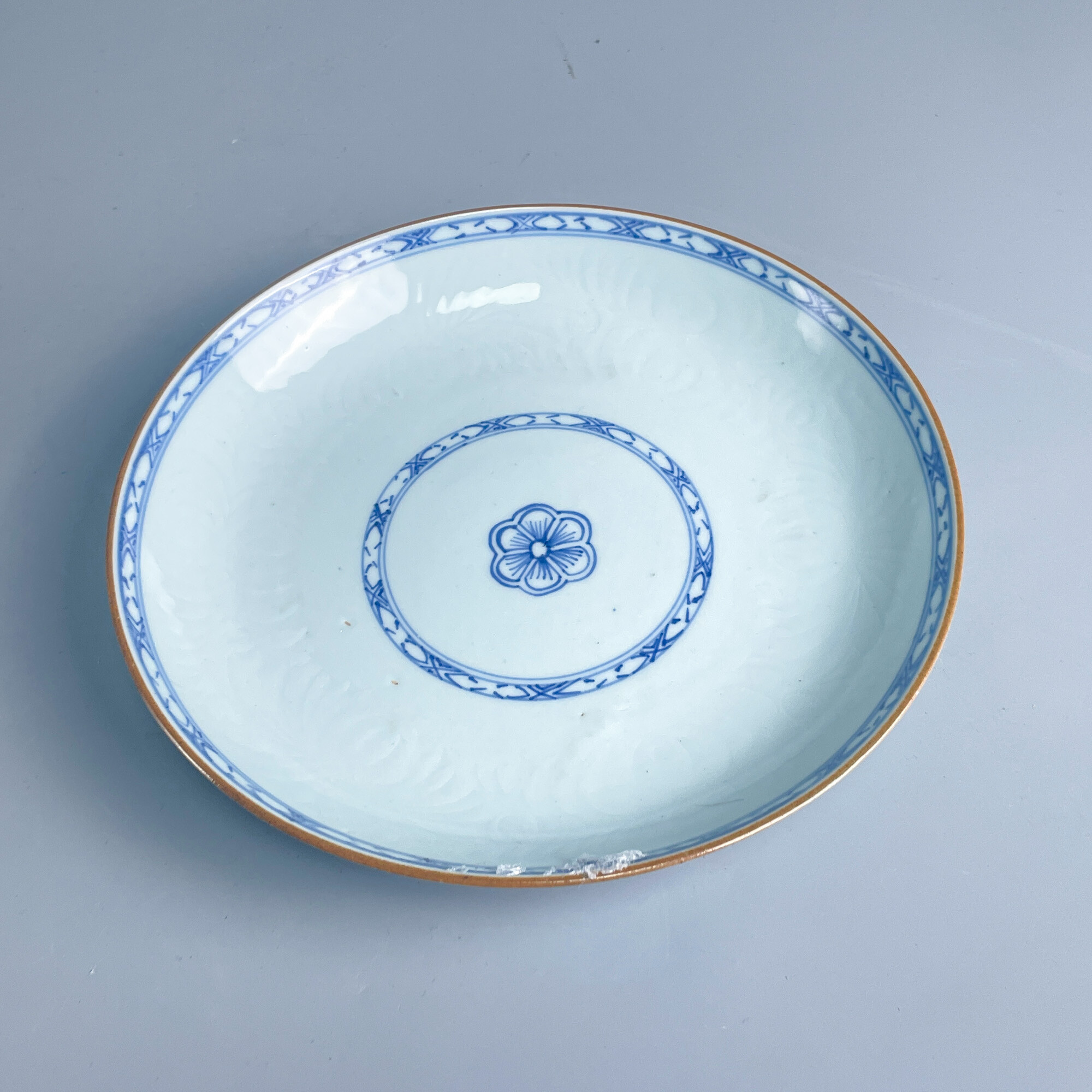 瓷器/古董康熙暗刻牡丹花卉盘-M25AX00A018古玩/收藏/文物/绣花张