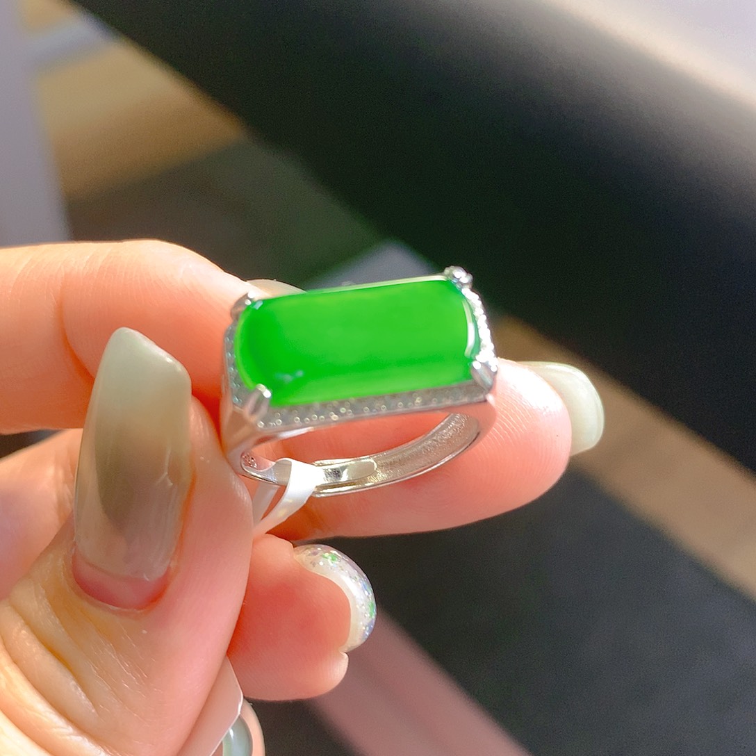 翡翠颈饰银S925镶嵌翡翠