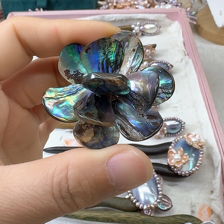 银S925镶嵌淡水珍珠胸饰