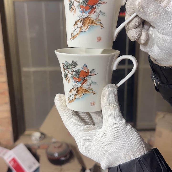 库存微瑕武松打虎杯两个