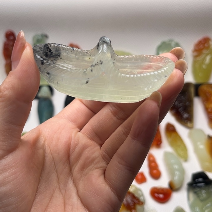 岫玉未镶嵌颈饰岫玉