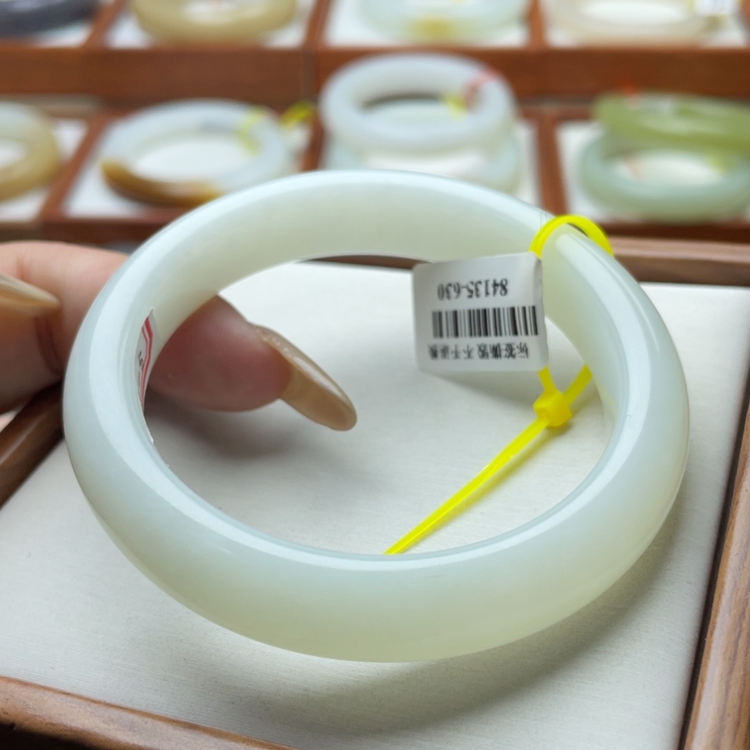 【闪购商品】和田玉手镯未镶嵌5354