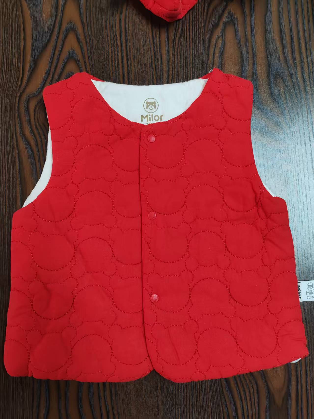 叶子家过年款红马甲