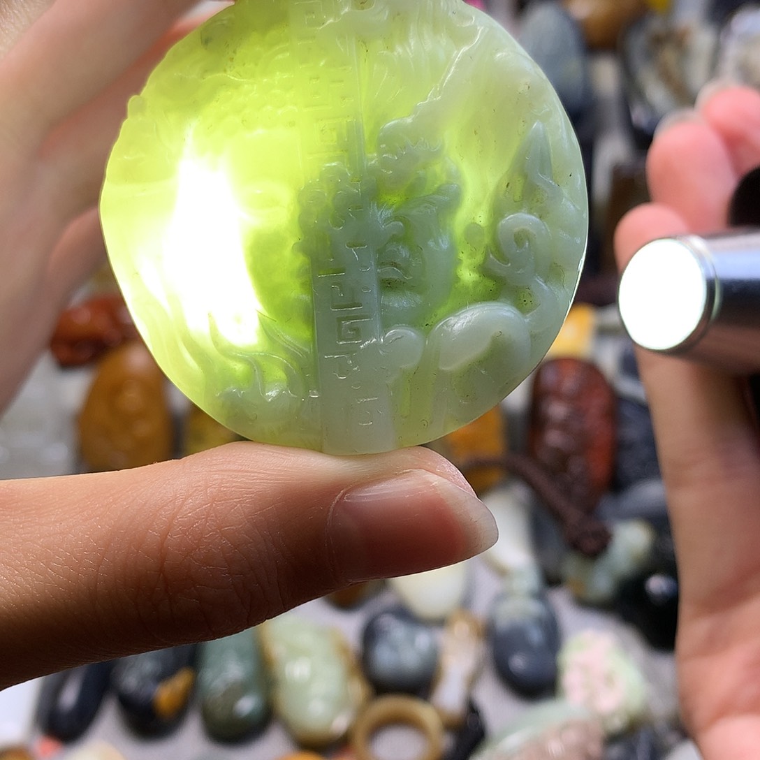 和田玉未镶嵌挂件