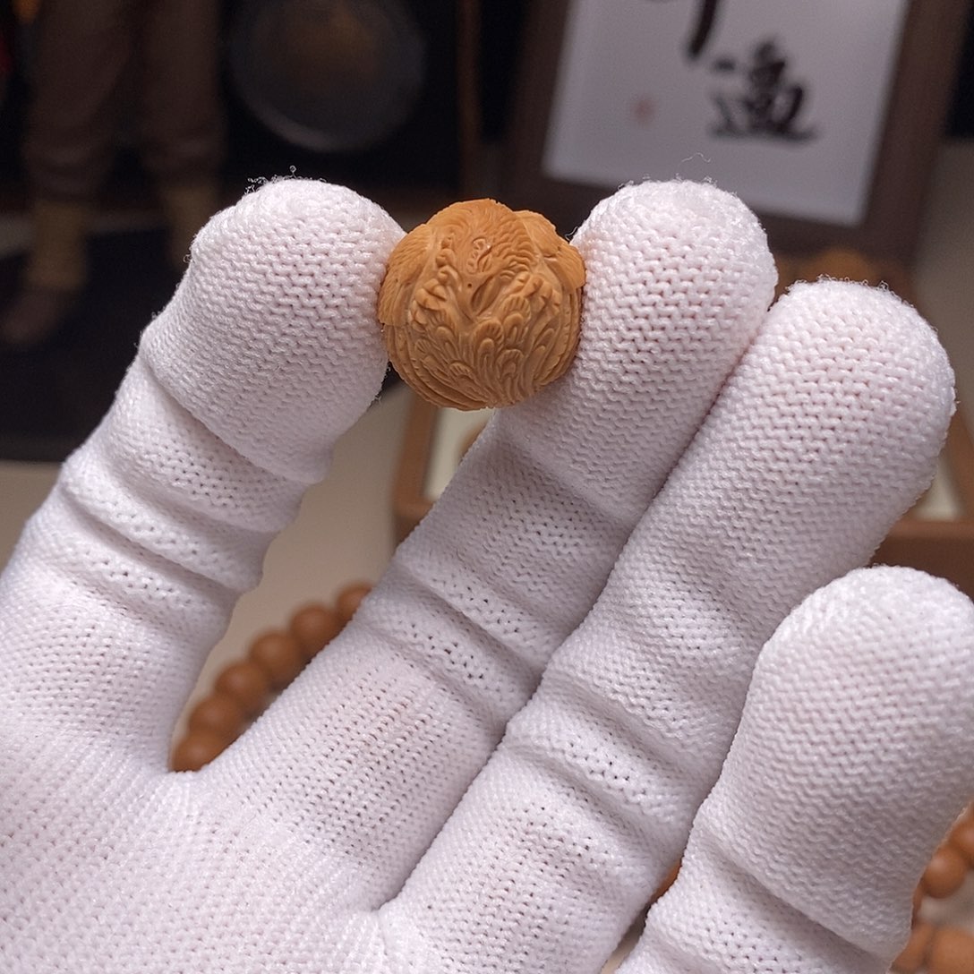 猴头核桃把件九天玄鸟