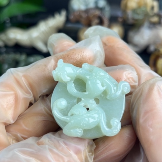 和田玉挂件未镶嵌