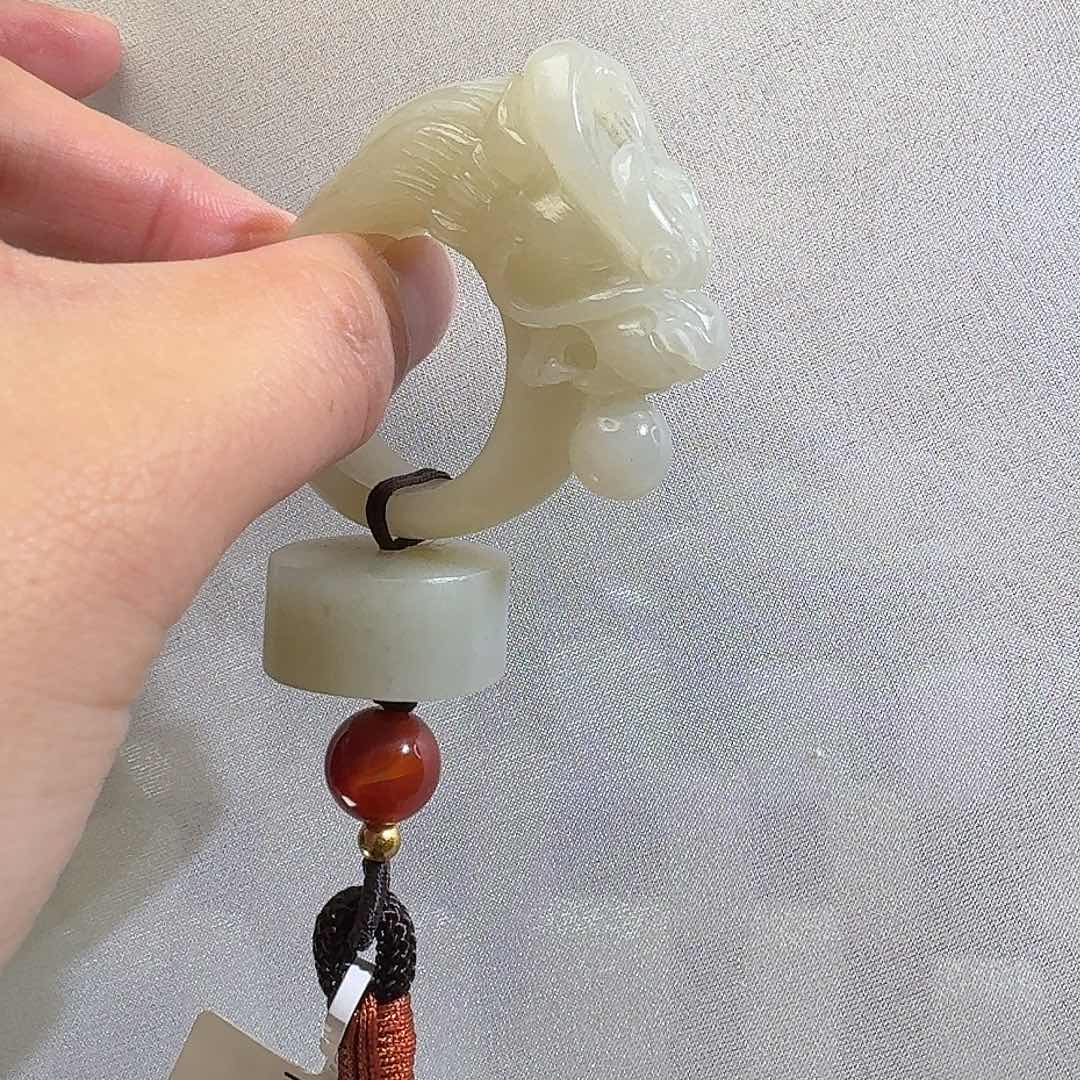 和田玉颈饰未镶嵌且末近矿40g