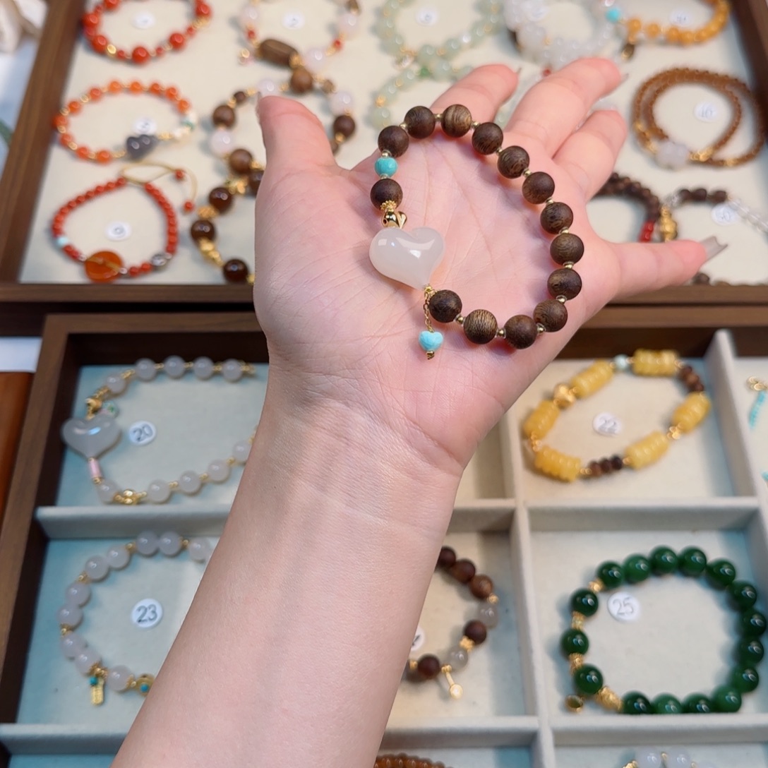 燕***子手链未镶嵌和田玉