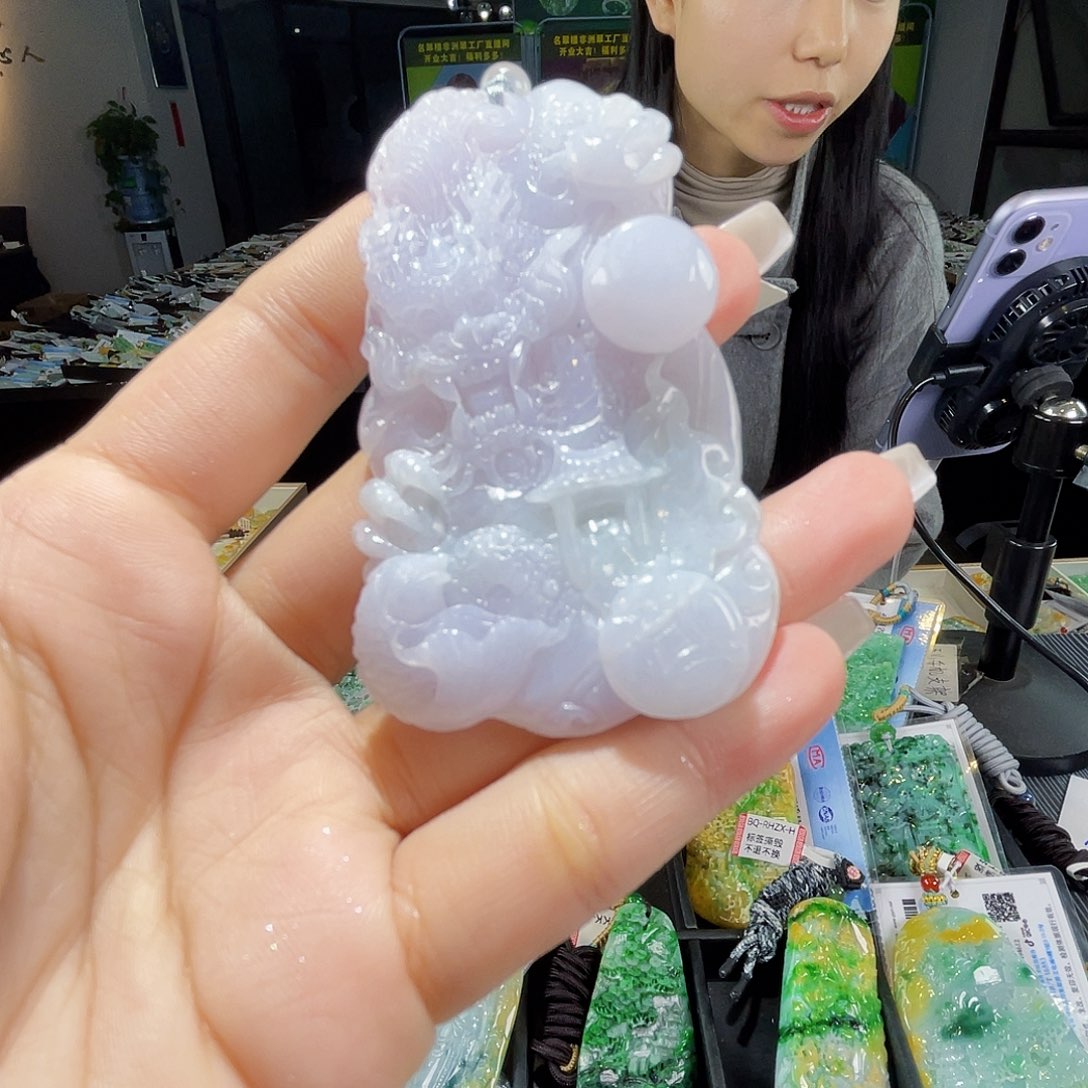 颈饰未镶嵌翡翠一