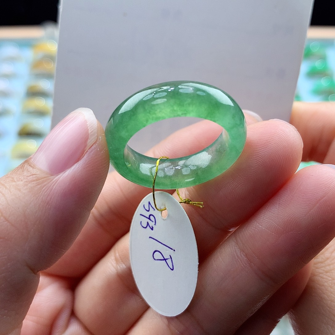 翡翠戒指未镶嵌18圈