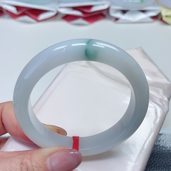 翡翠手镯未镶嵌缅甸翡翠