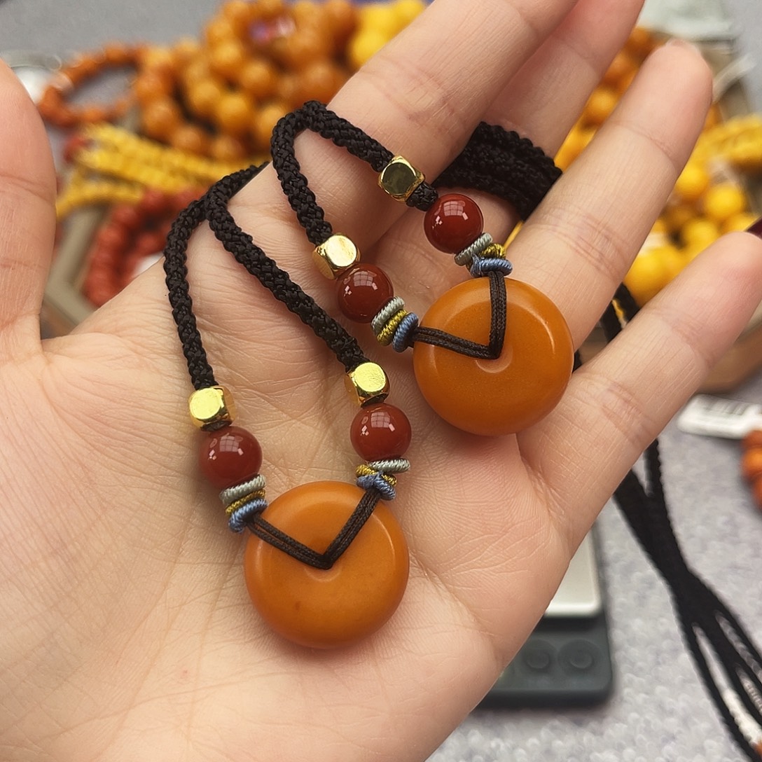 琥珀未镶嵌手链多样性发其一