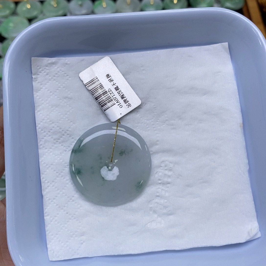 颈饰未镶嵌翡翠H**t平安扣