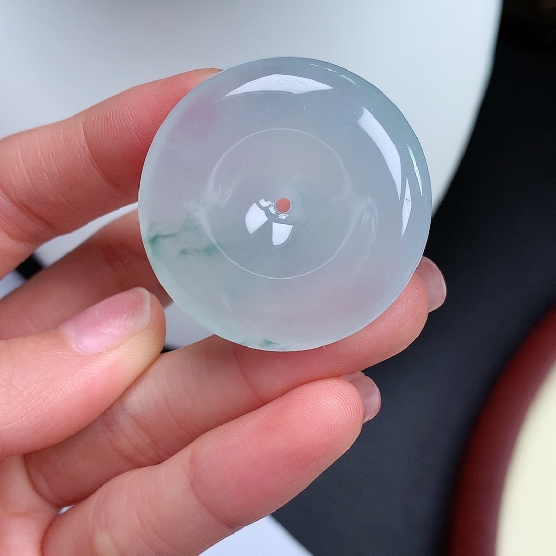 翡翠颈饰未镶嵌平安扣