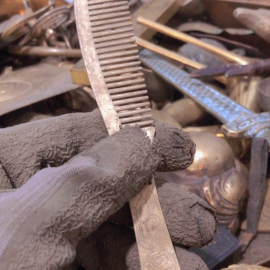 用***3闪电购铜摆件工艺品