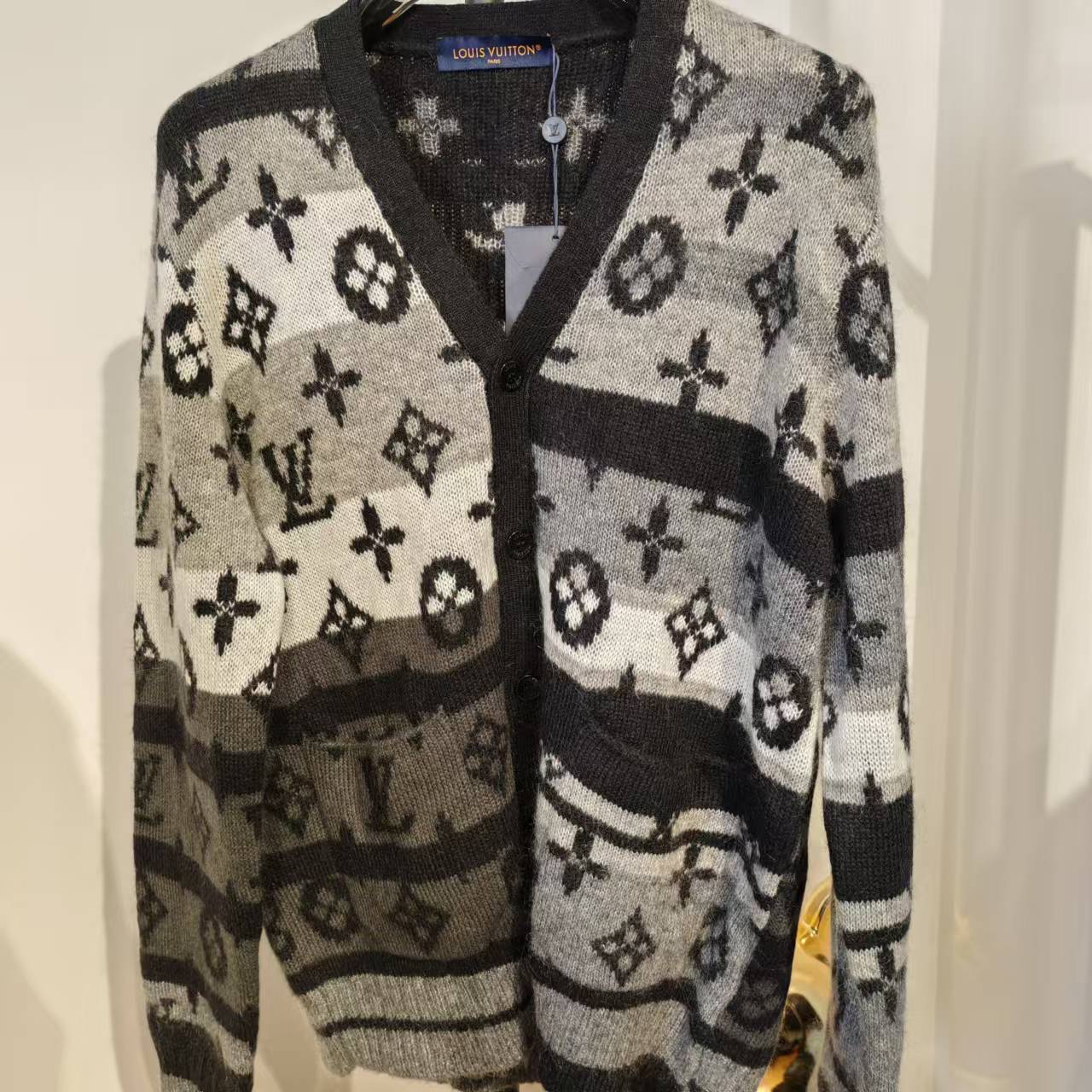 95新 LouisVuitton/路易威登 马海毛满花针织开衫 247