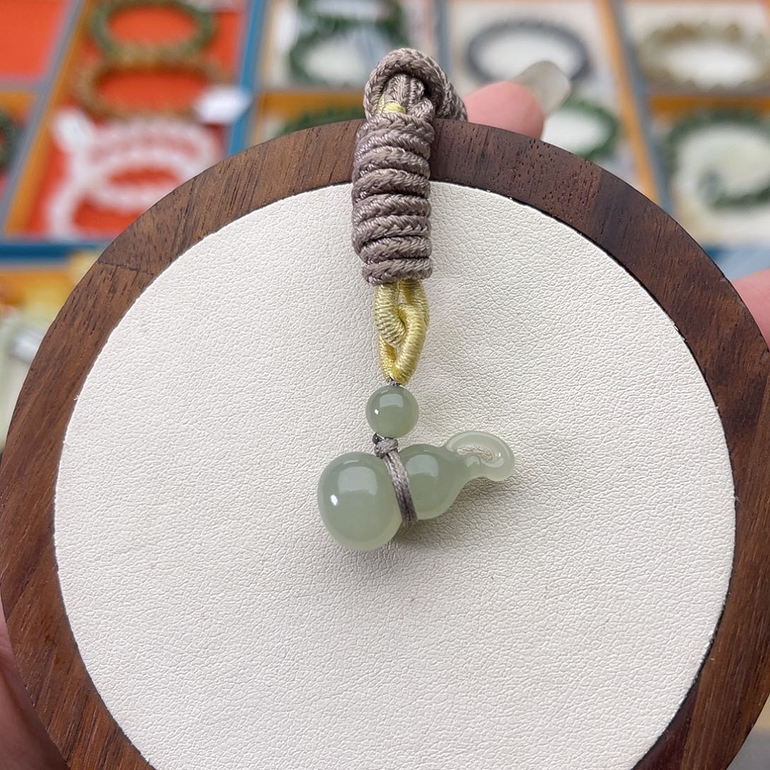 和田玉未镶嵌吊坠(不含链)Z13