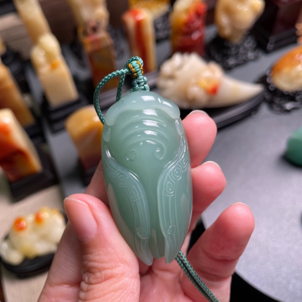 雅安梅子青“一鸣惊人”雅玩 姚林果作