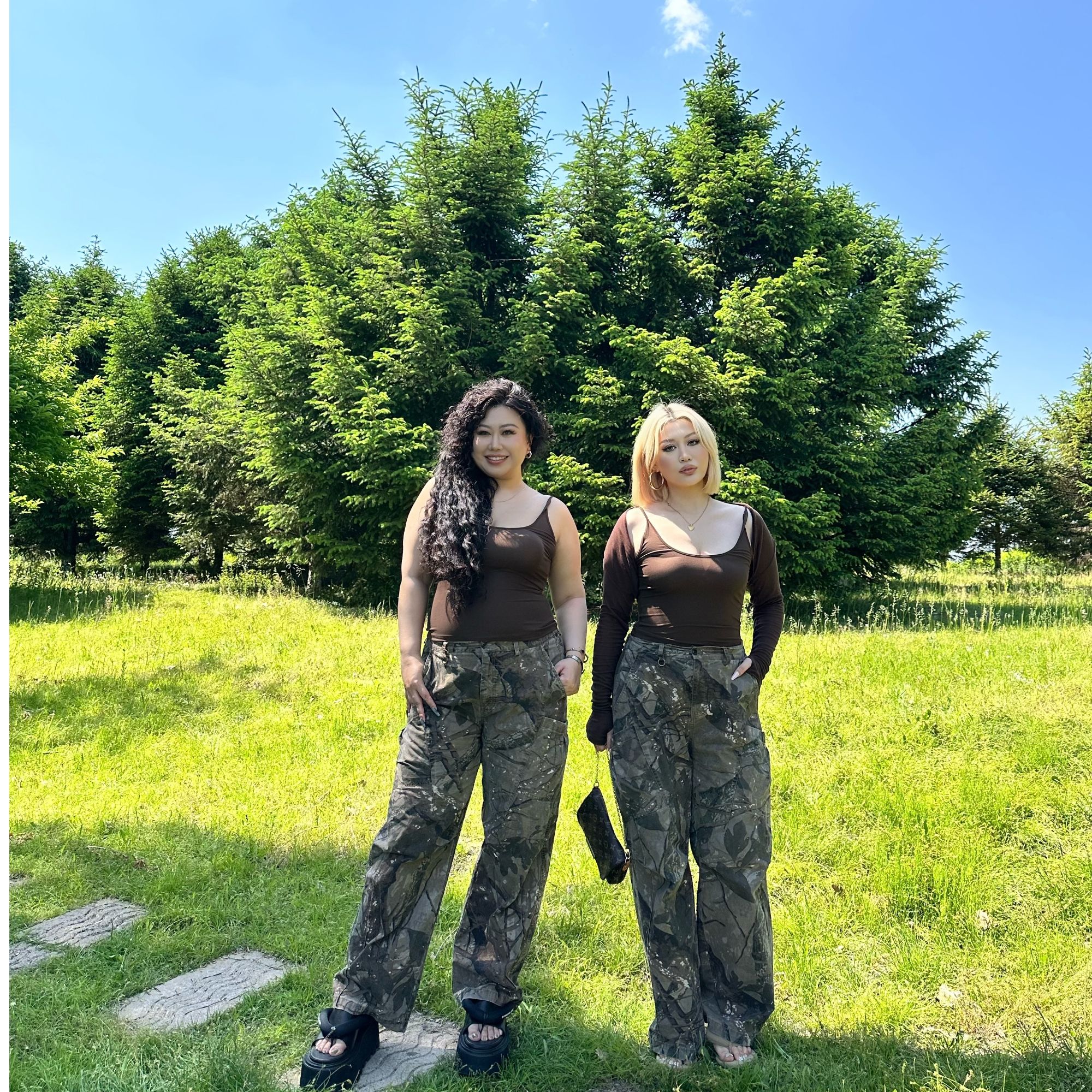 “散步”修身挂肩露背吊带女 /咖色