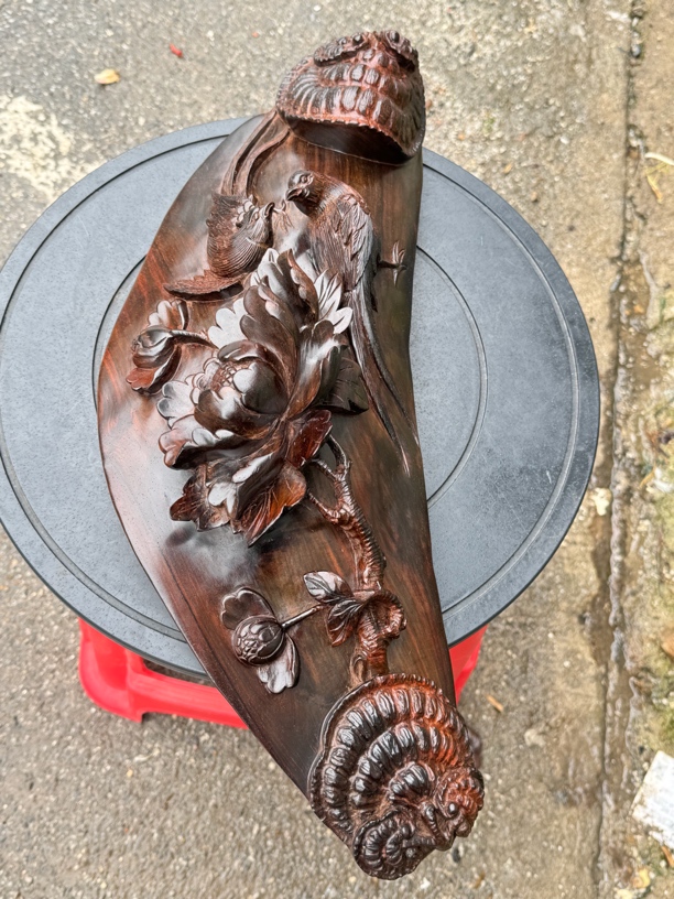 大红酸枝木如意花鸟（锦上添花） 长52厘米，宽18厘米，厚13.5厘米