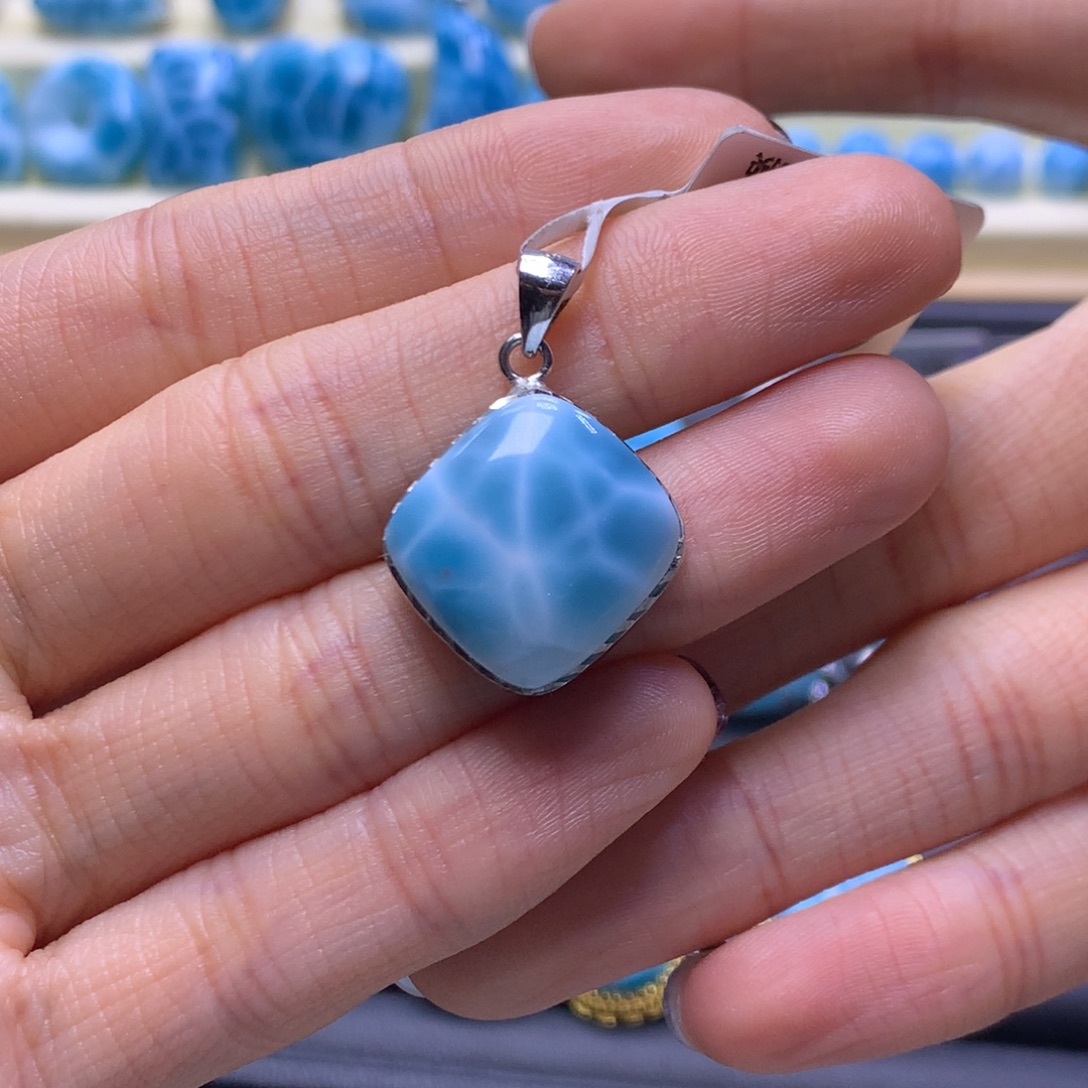 针钠钙石（海纹石）未镶嵌颈饰无事牌吊坠