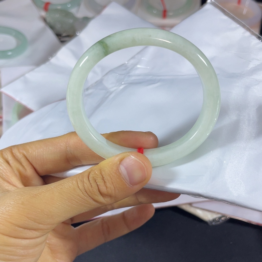 未镶嵌手镯翡翠天然翡翠手镯