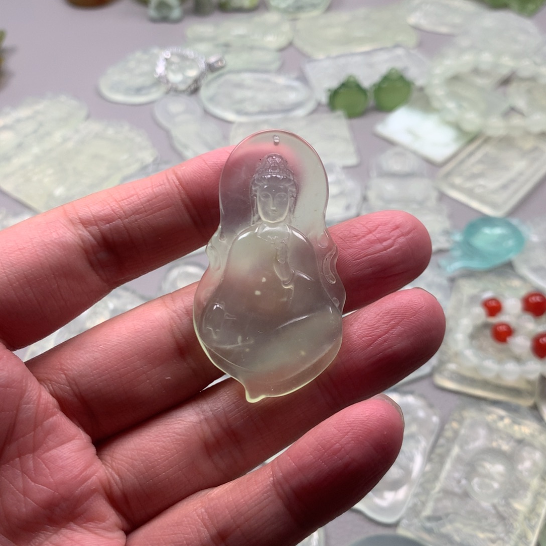 蛇纹石玉颈饰未镶嵌