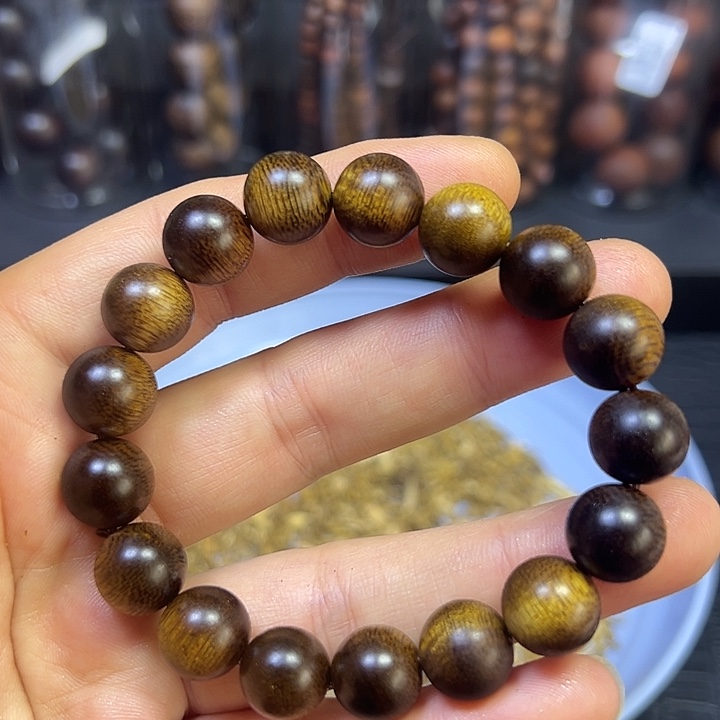 沉香碎屑沉香莺歌绿奇楠沉香12mm