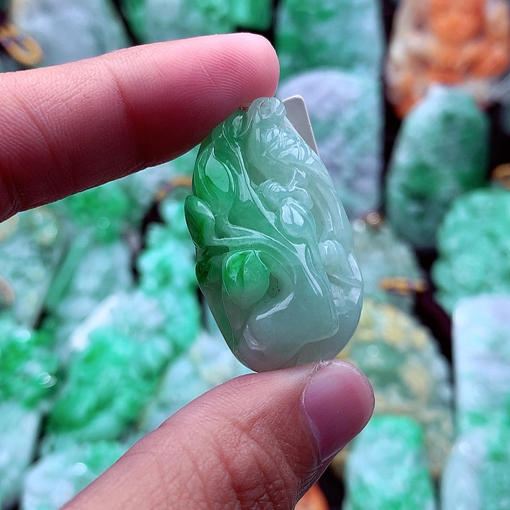 翡翠吊坠(不含链)未镶嵌