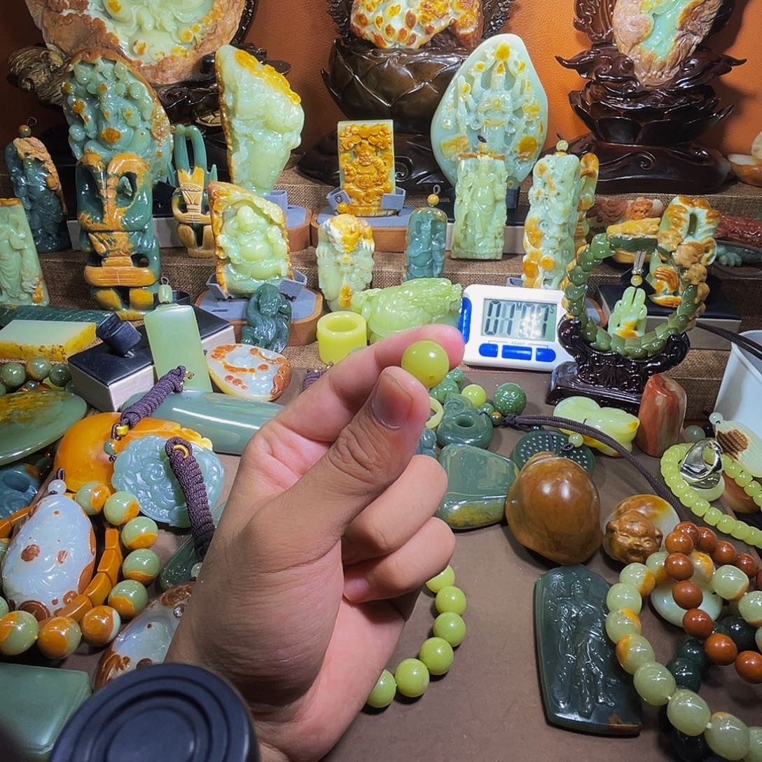 抖***弟透闪石质玉未镶嵌珠宝奇石
