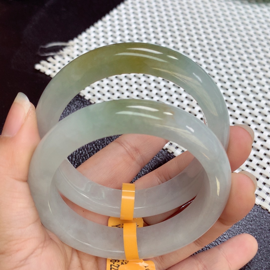 翡翠手镯未镶嵌吾*爱缅甸