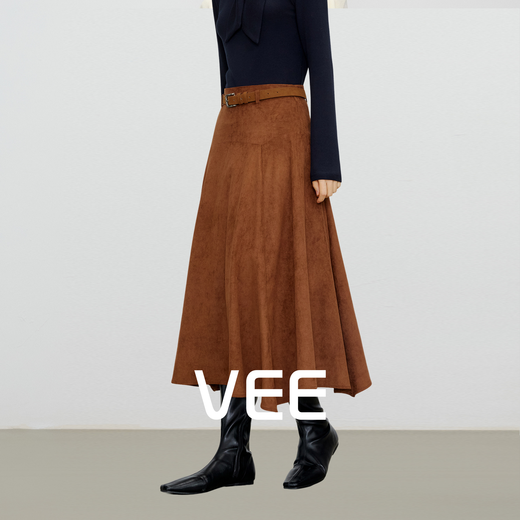 VEE【都市旅途】秋冬a字半身裙女2025新款时尚气质麂皮长款裙子