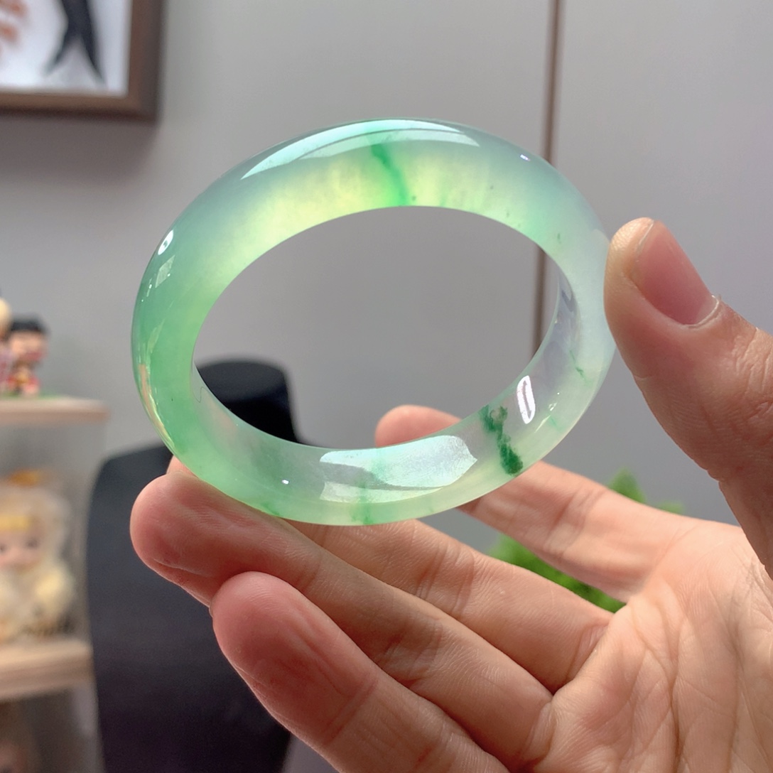 翡翠未镶嵌手镯金丝翠