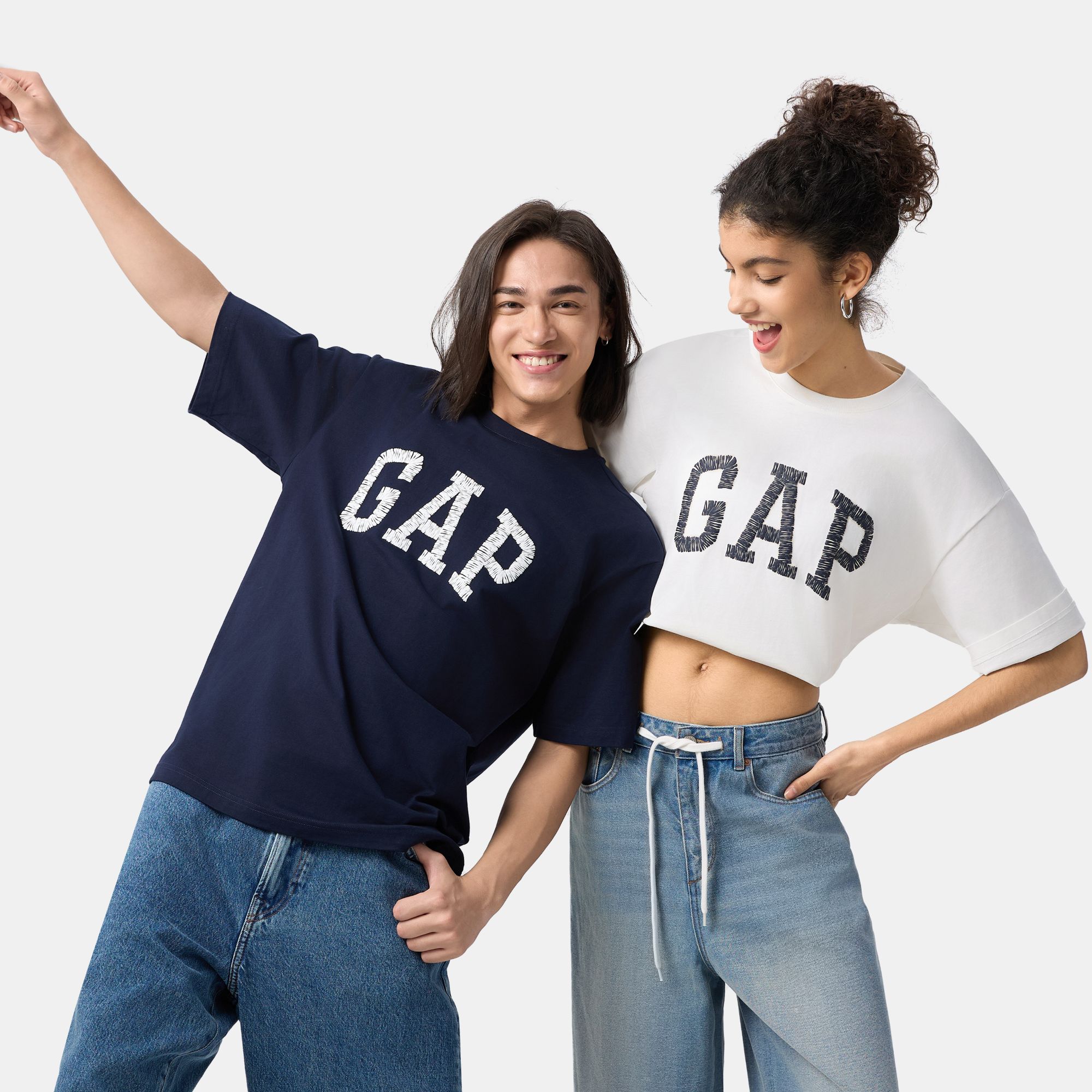 Gap男女装2025春季纯棉发泡印花logo短袖T恤休闲上衣DR 724909