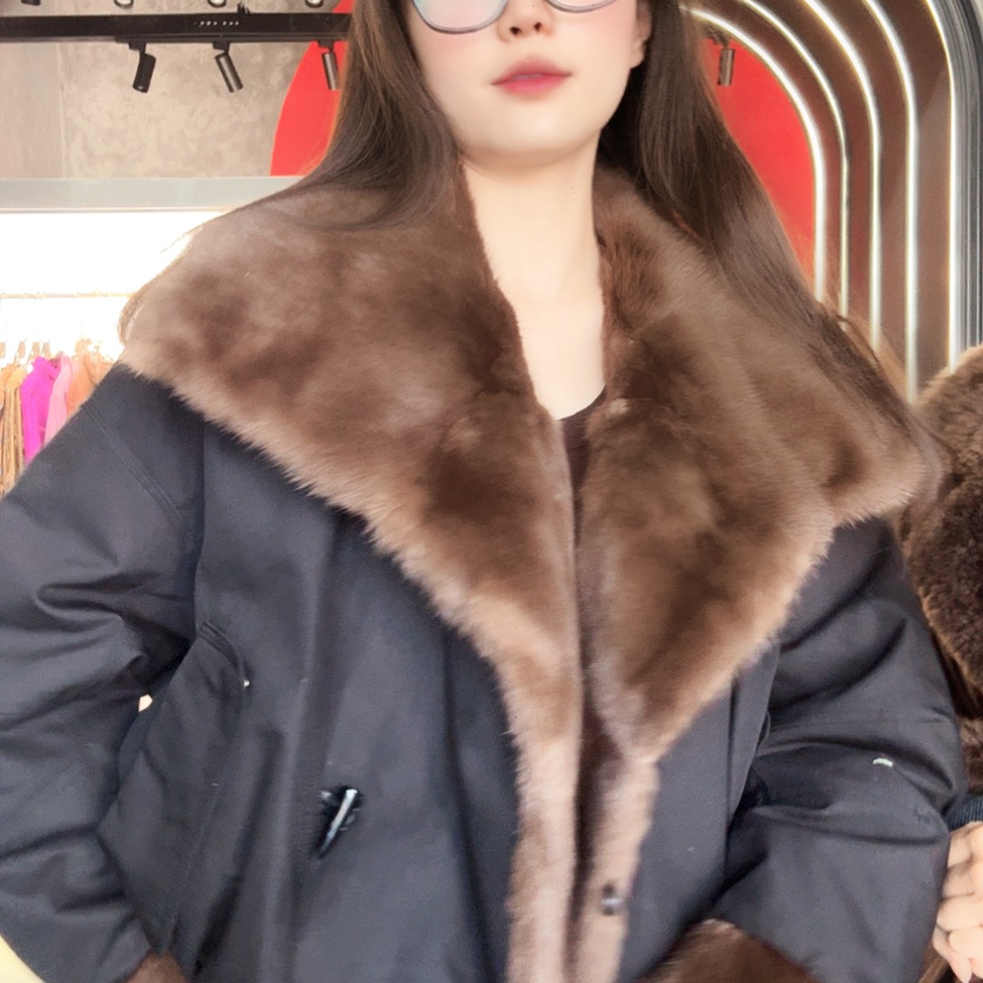 鹅绒拼水貂派克服