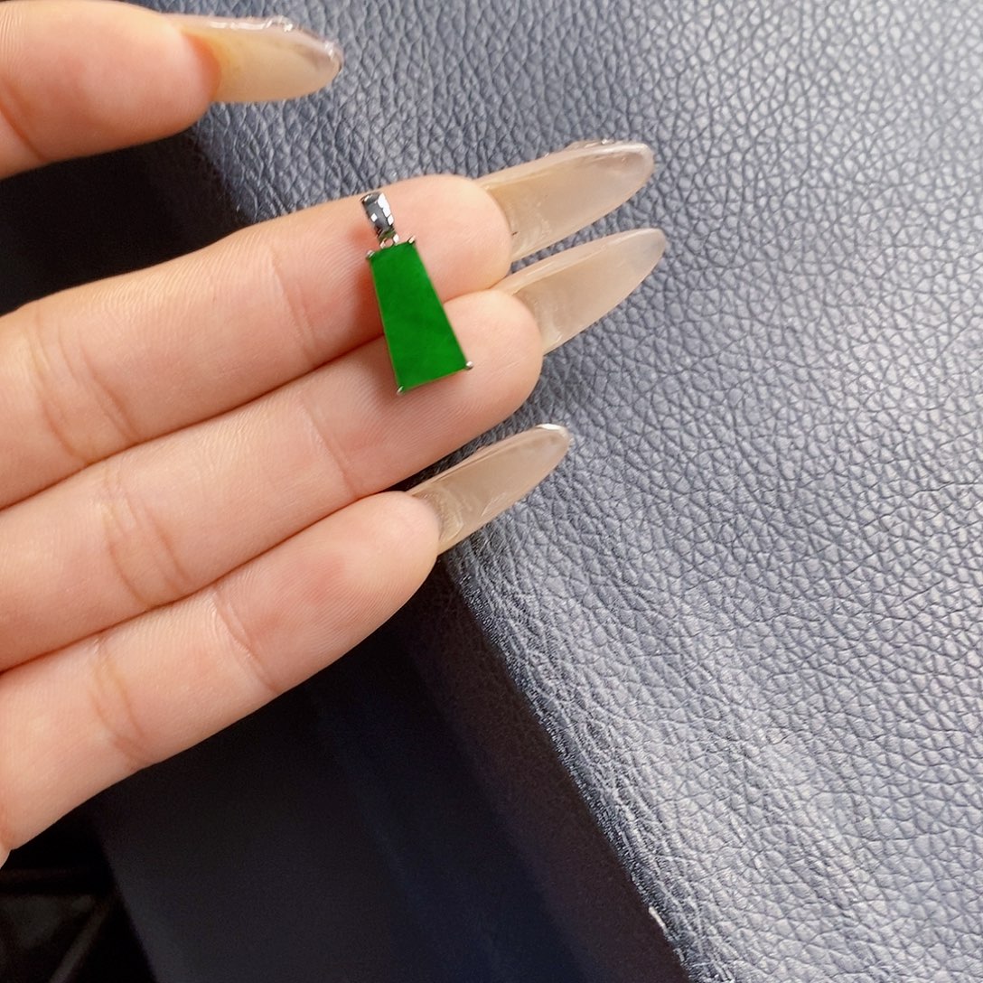 项链18K金镶嵌翡翠翡翠