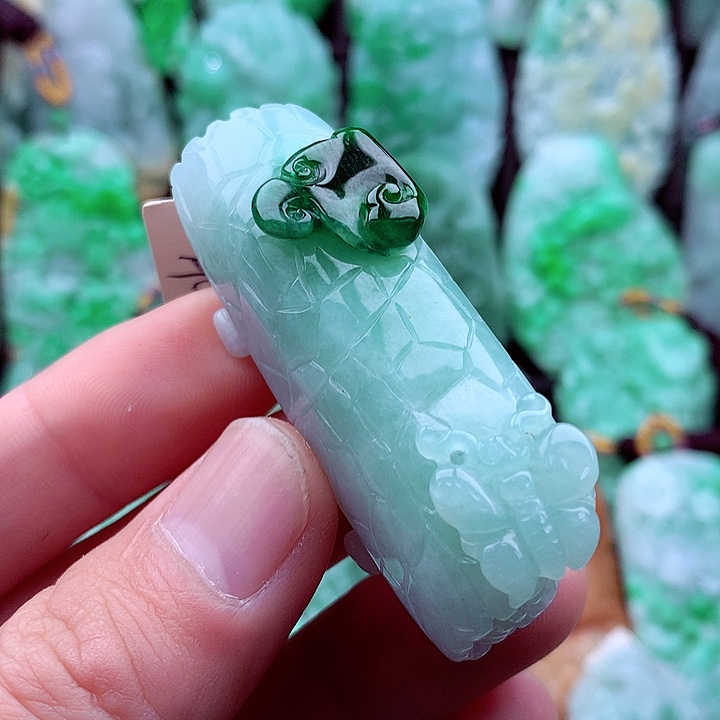 翡翠吊坠(不含链)未镶嵌