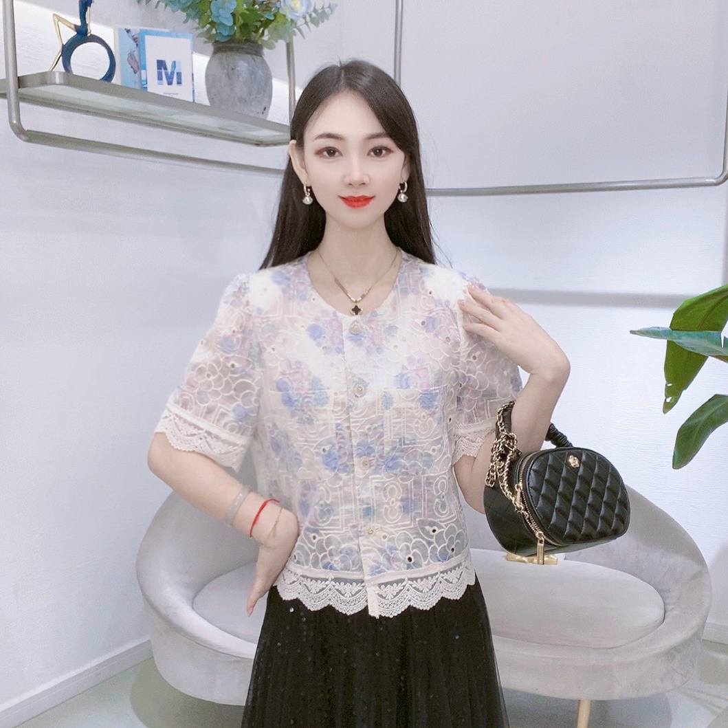 A8503小香风圆领单排扣刺绣花短袖衬衫女显瘦夏季新款时尚上衣