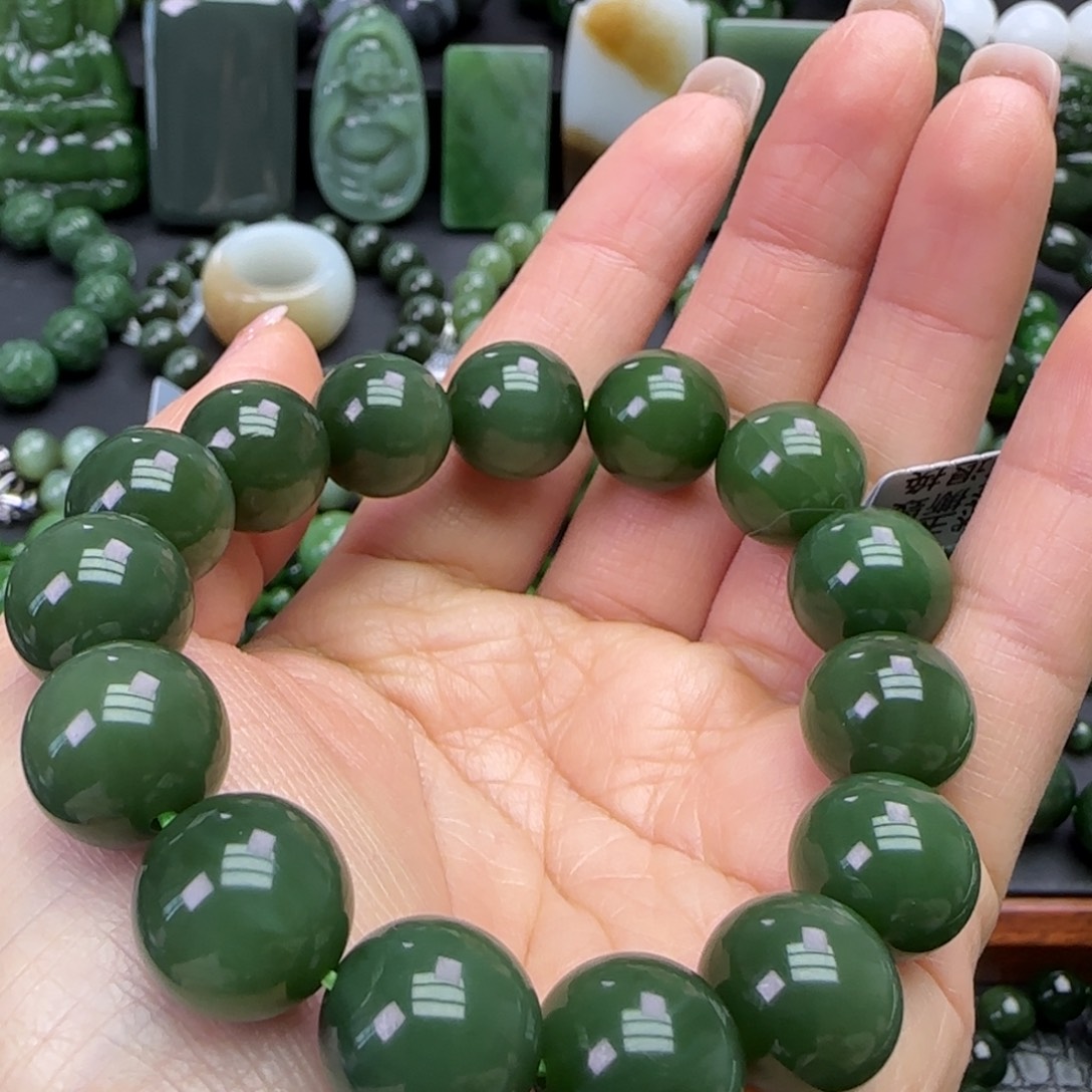 老***闲和田玉未镶嵌珠宝奇石