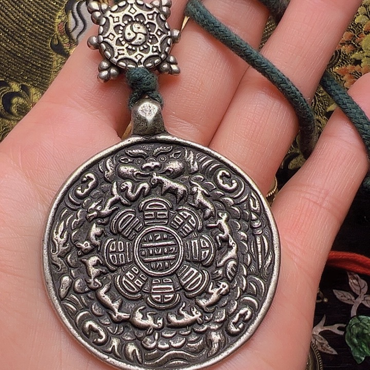 M***Y泥塑藏是否会吃醋