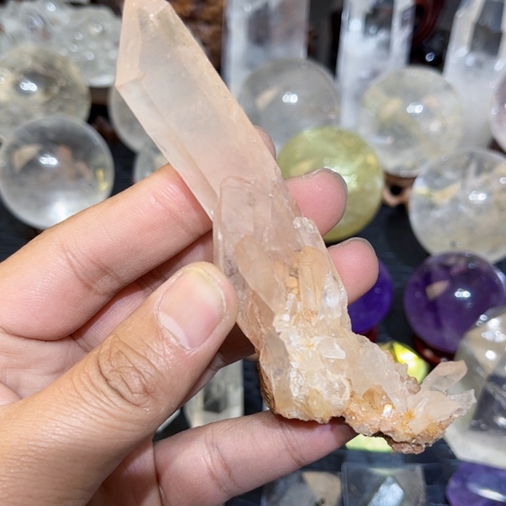 水晶摆件未镶嵌晶簇