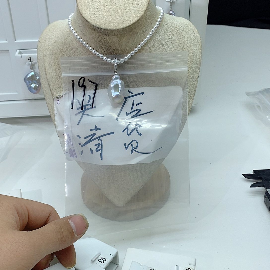 淡水珍珠颈饰合金