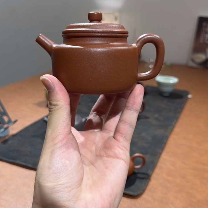 潇***郎紫砂壶绝红降坡 德钟 180cc