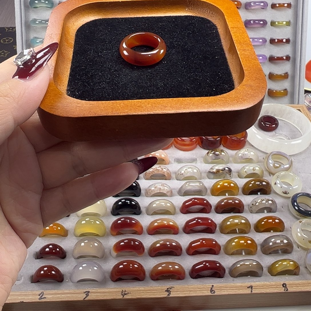 玛瑙/玉髓未镶嵌戒指B13不退换15.3港10