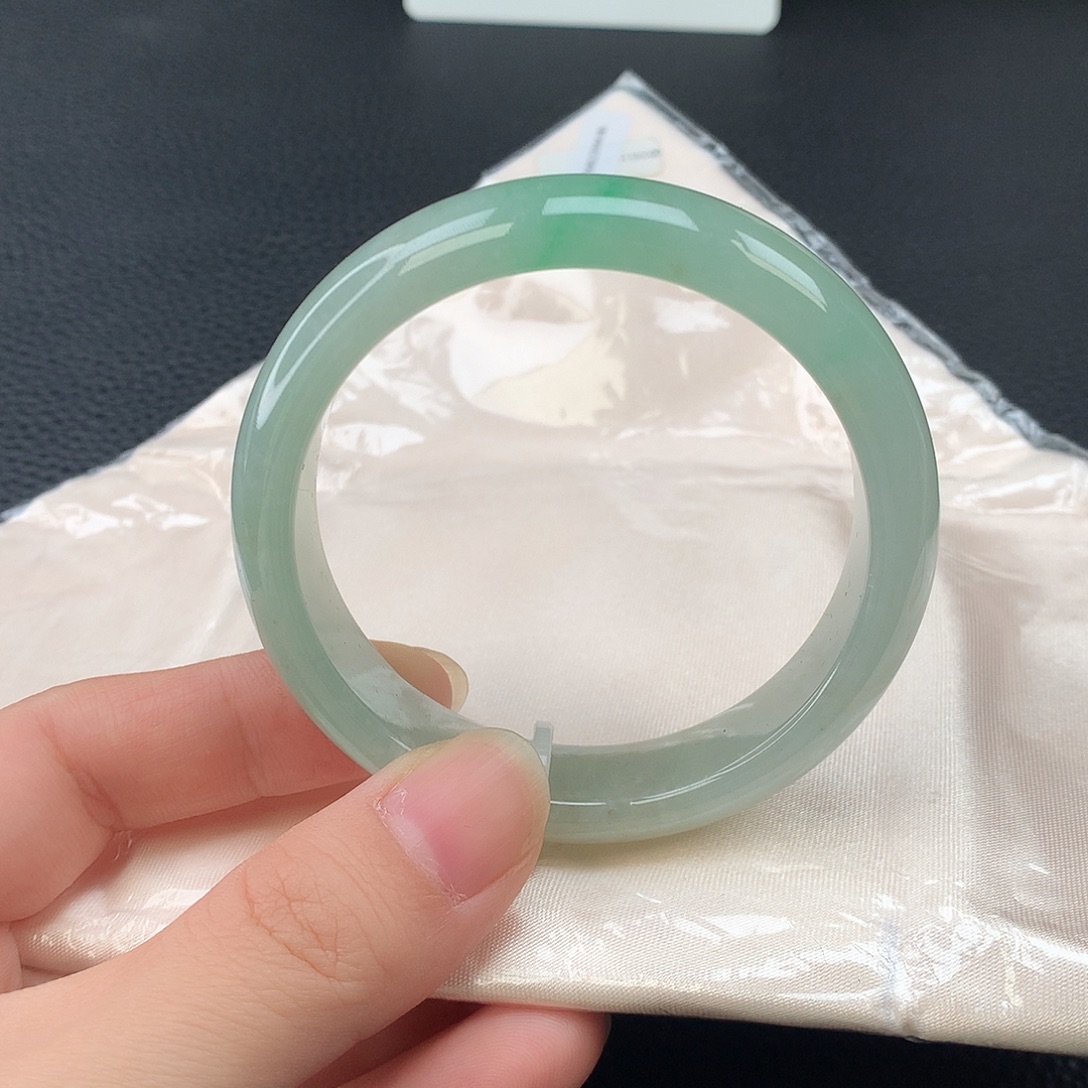 翡翠未镶嵌手镯翡翠