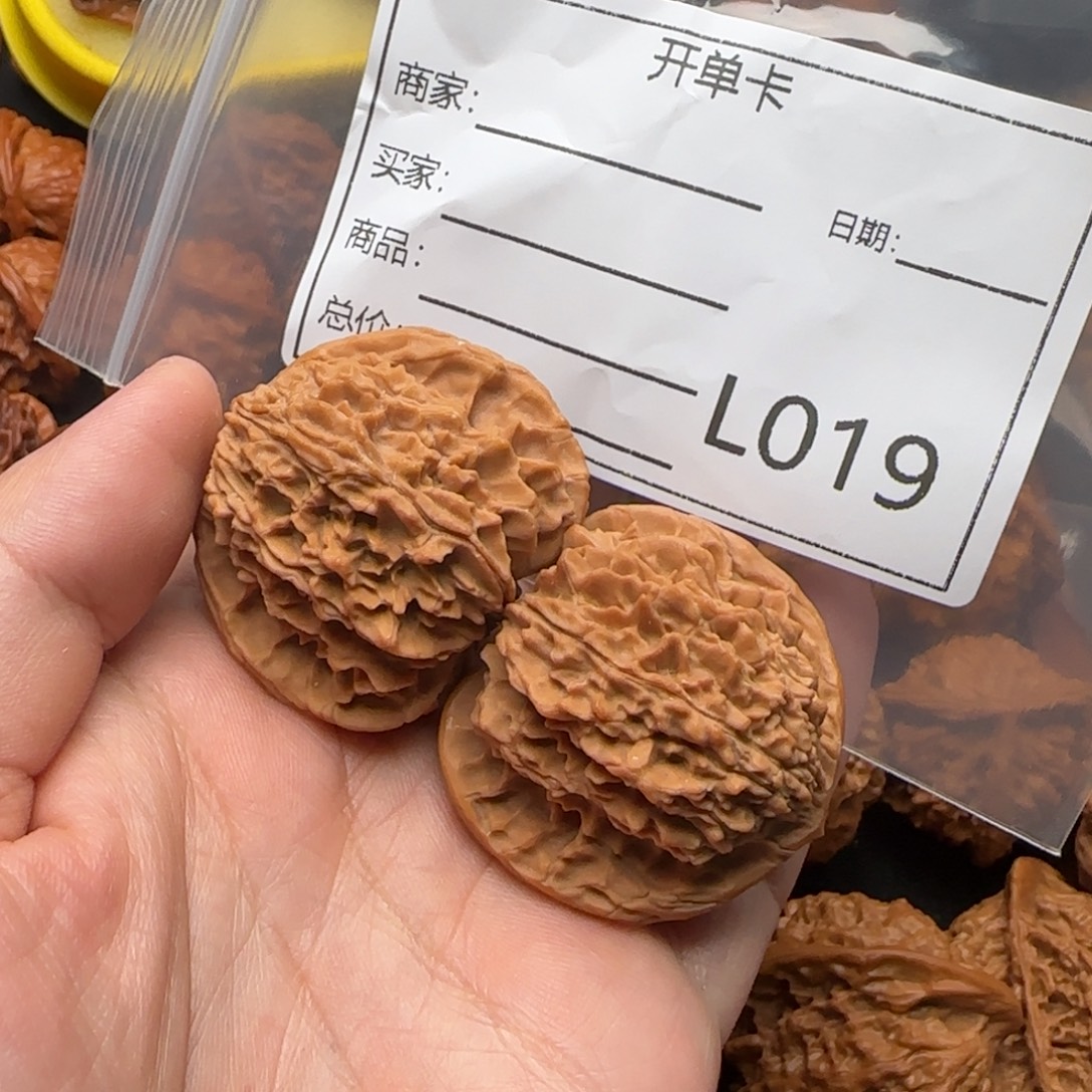 桃核把件42百花山