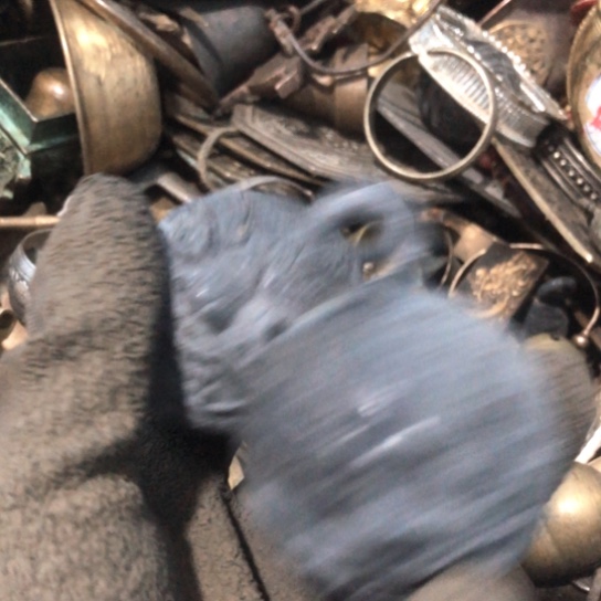 沧*闪电购铜摆件工艺品