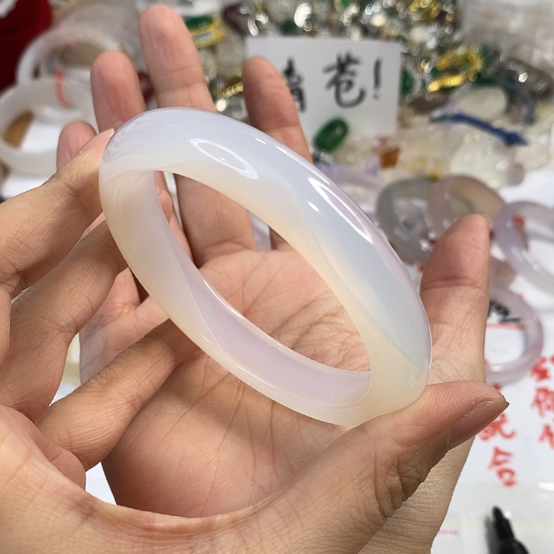 玛瑙/玉髓未镶嵌手镯A138。62.4圈